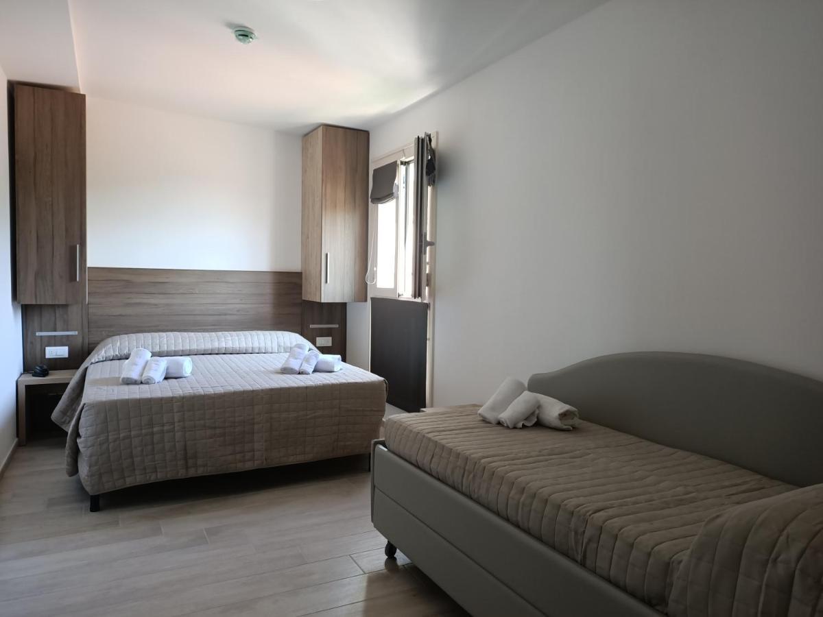 Hotel Bed & Book Римини Экстерьер фото