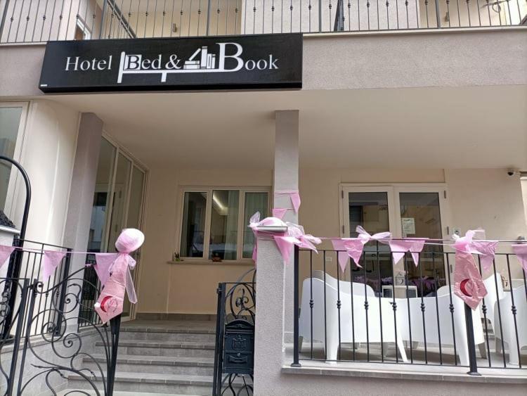 Hotel Bed & Book Римини Экстерьер фото